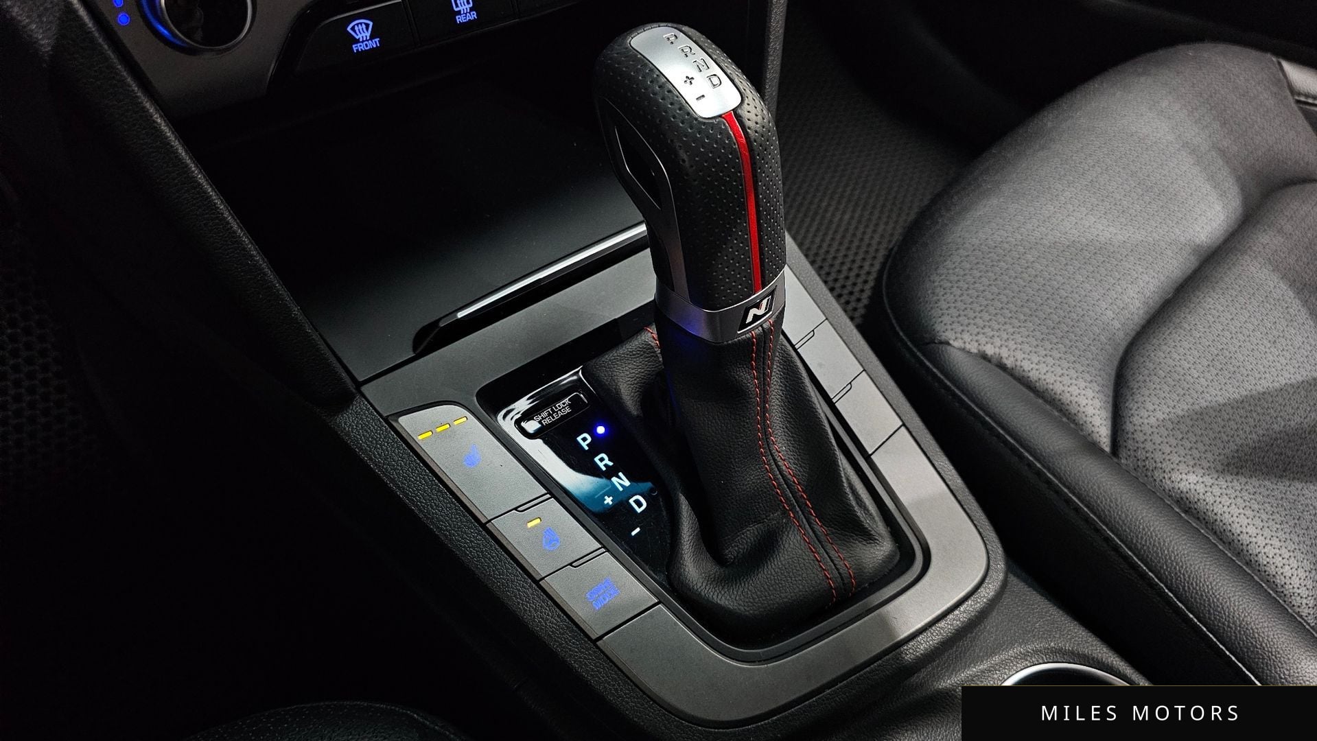 Hyundai AVANTE 2016 — миниатюра 9