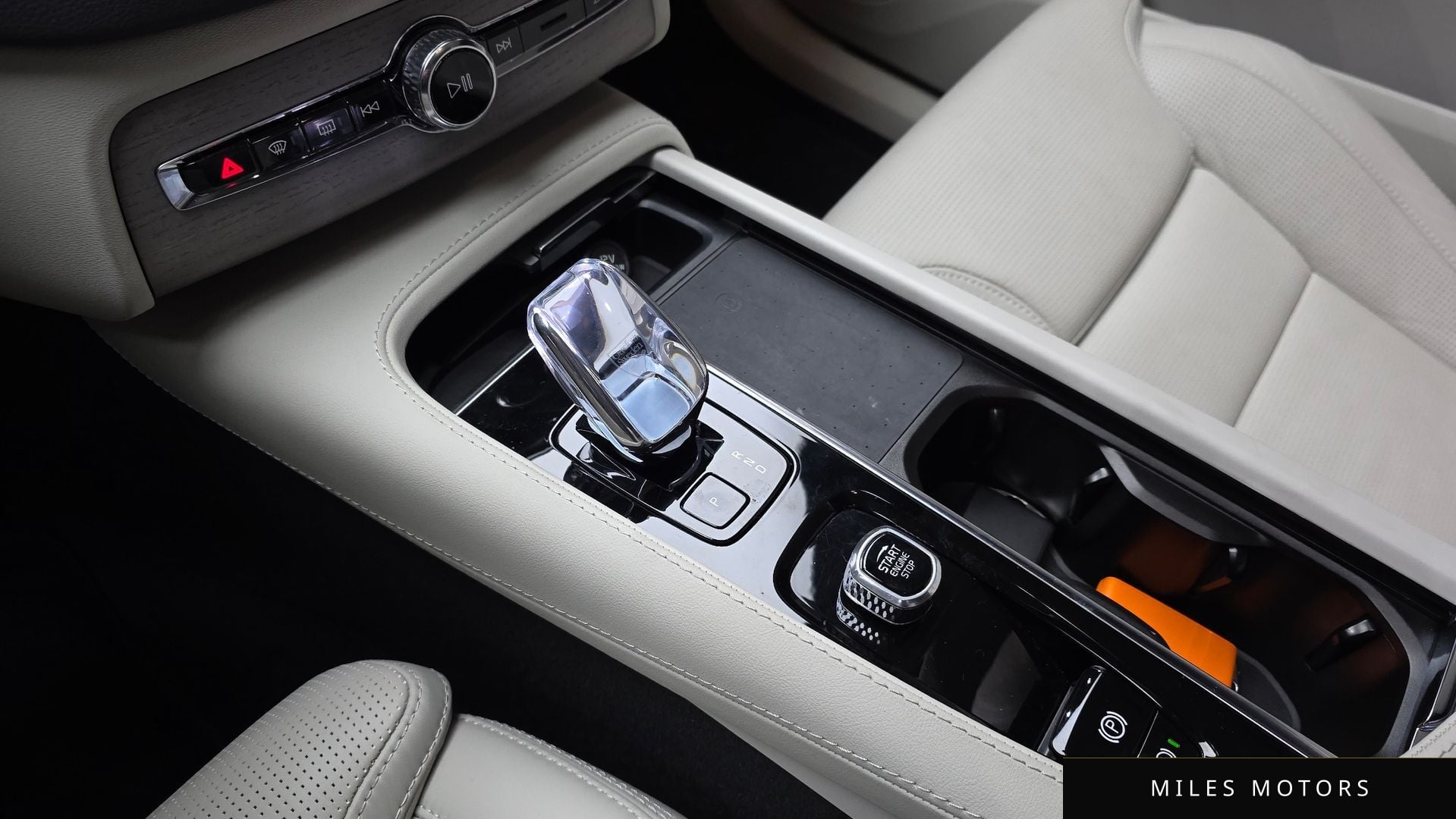 Volvo XC90 2024 — миниатюра 9
