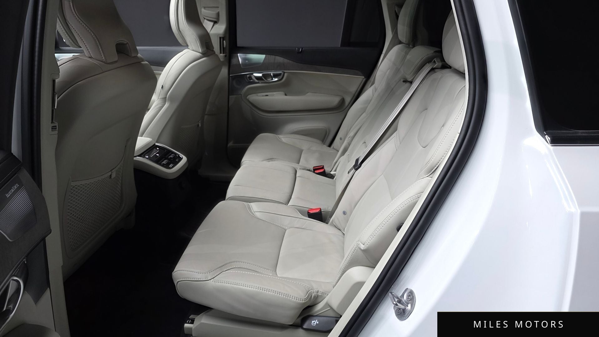 Volvo XC90 2024 — миниатюра 12