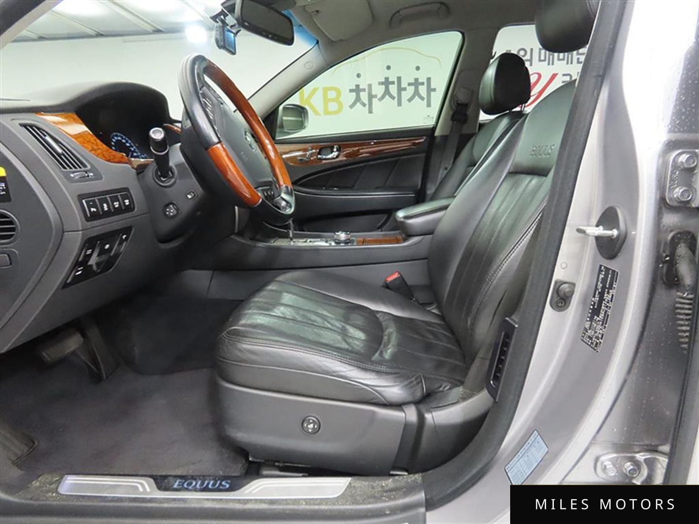 Hyundai Equus 2010 — миниатюра 5