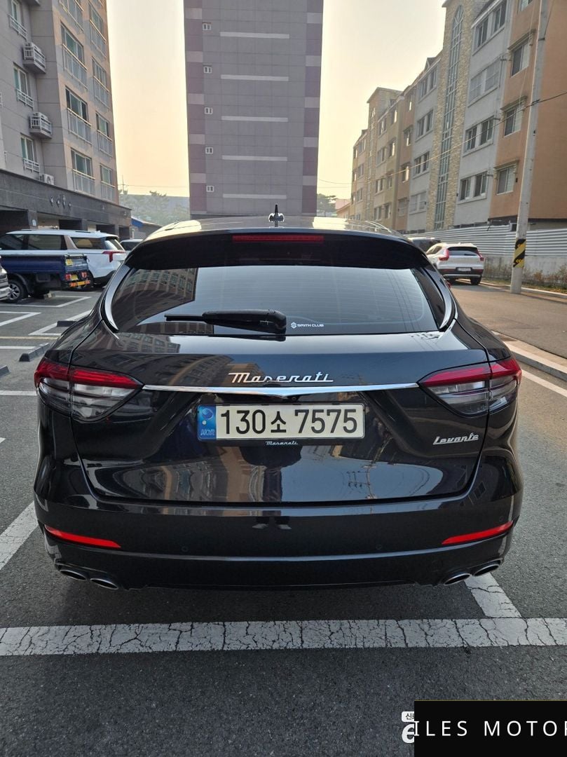 Maserati Levante 2022 — миниатюра 2