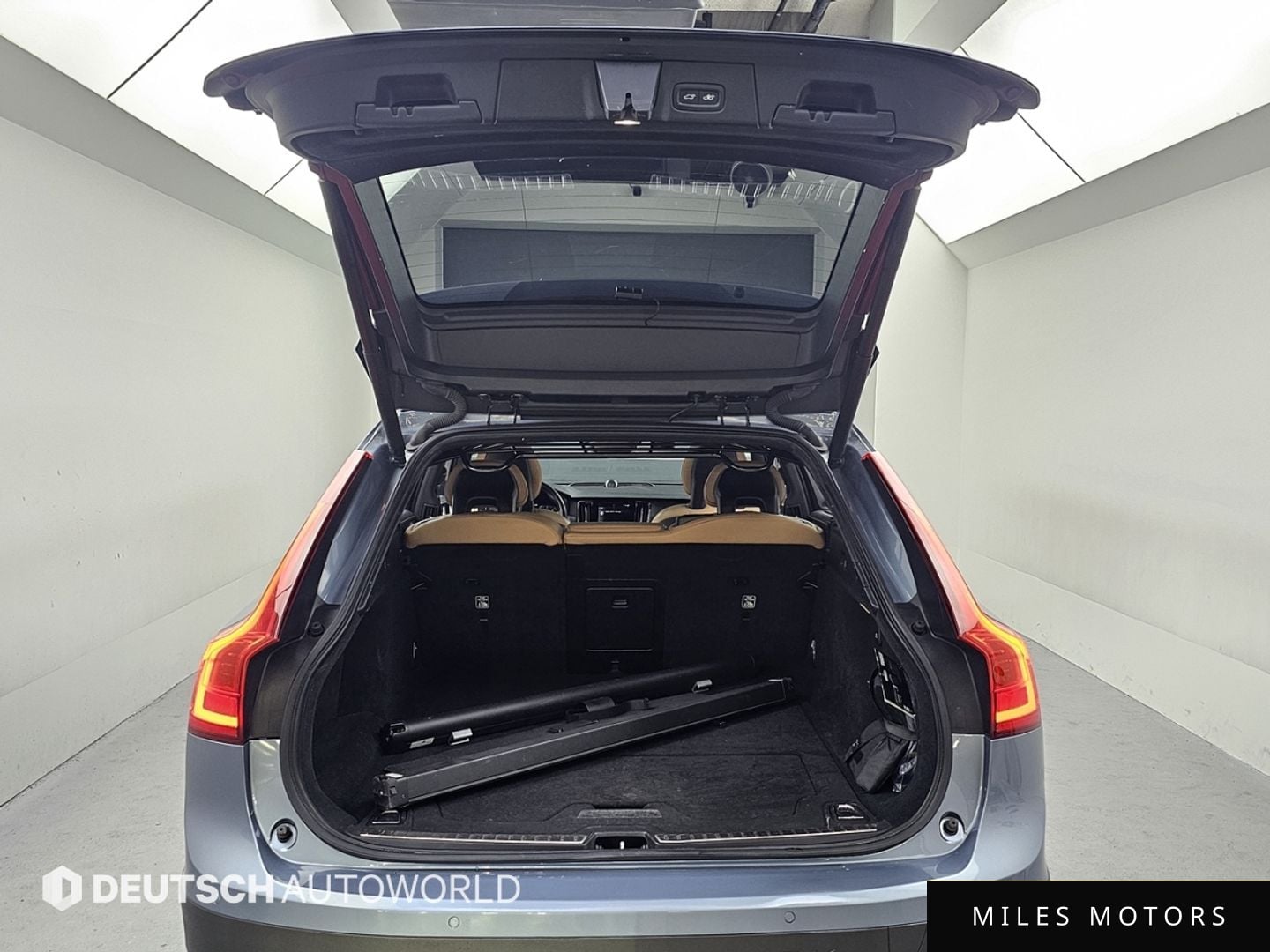 Volvo V90 크로스컨트리 2018 — миниатюра 19