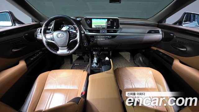 Лексус ES300h 2019 — миниатюра 7