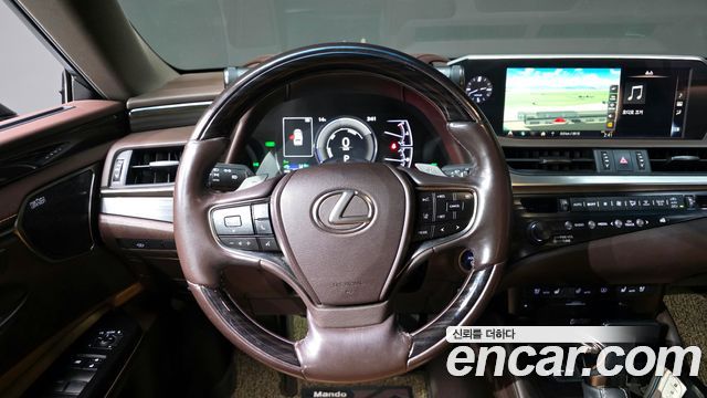 Лексус ES300h 2019 — миниатюра 13