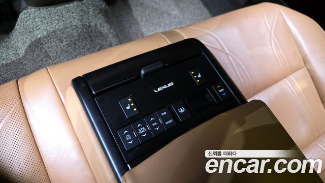 Лексус ES300h 2019 — миниатюра 19