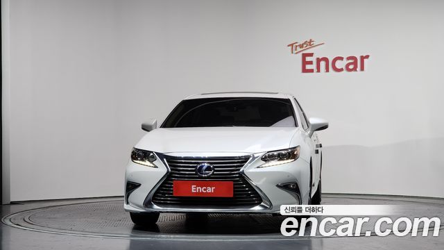 Лексус ES300h 2018 — миниатюра 3