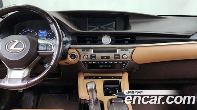 Лексус ES300h 2018 — миниатюра 14