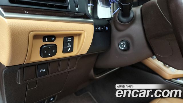 Лексус ES300h 2018 — миниатюра 16