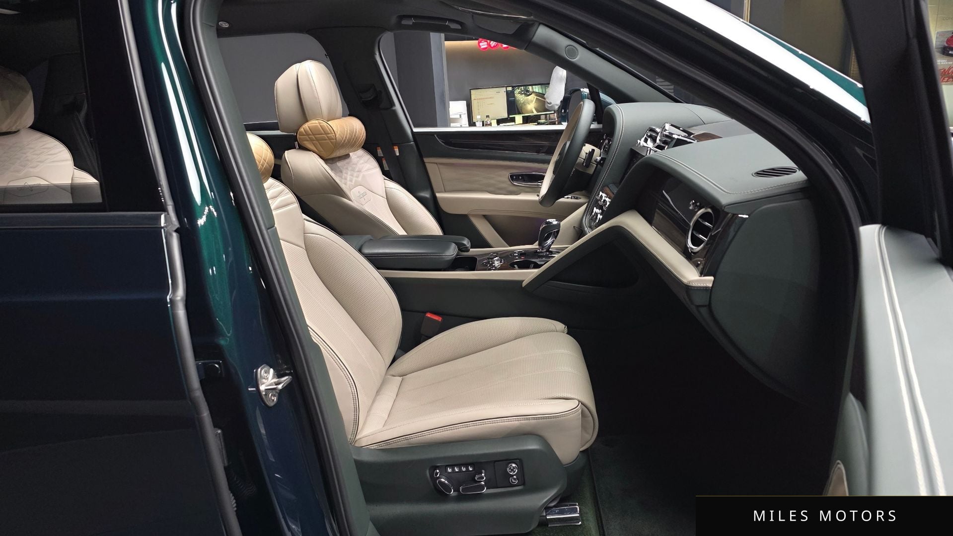 Bentley 벤테이가 2024 — миниатюра 11