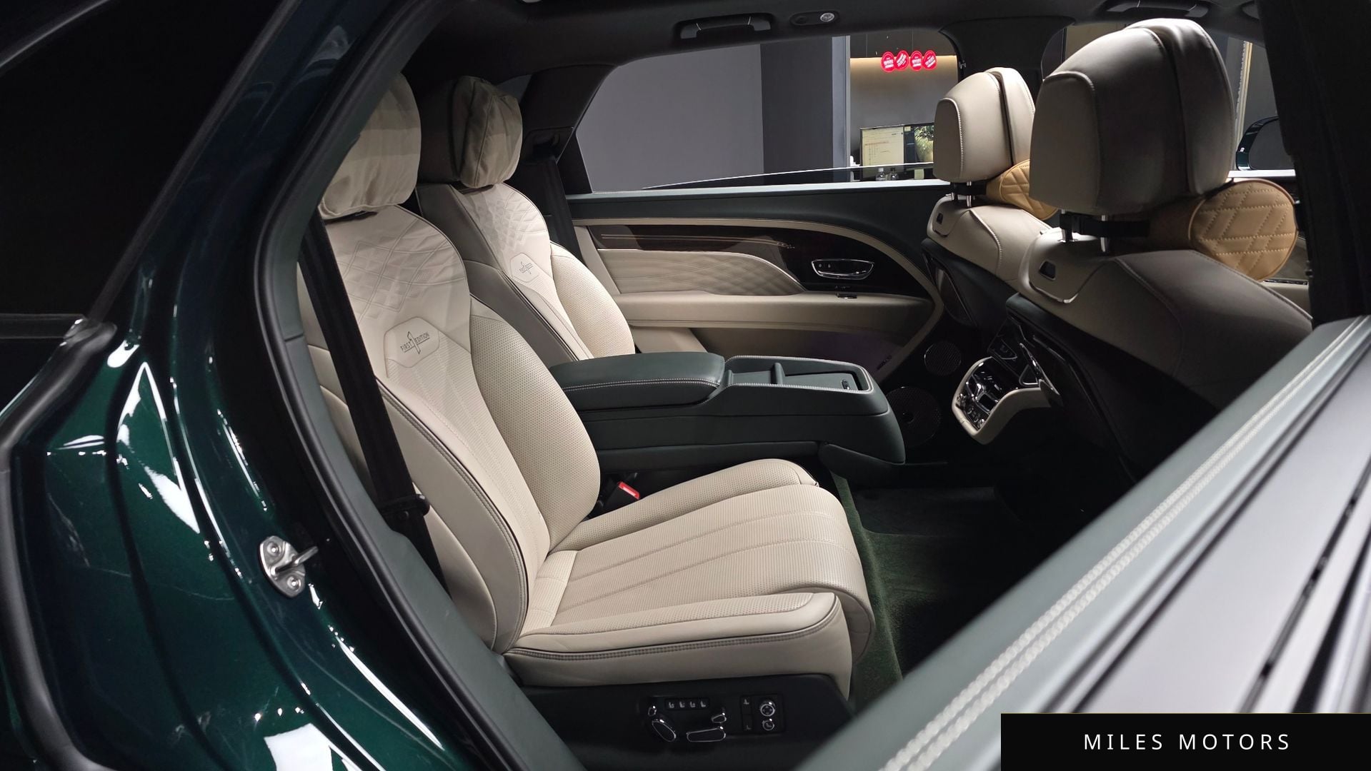 Bentley 벤테이가 2024 — миниатюра 12
