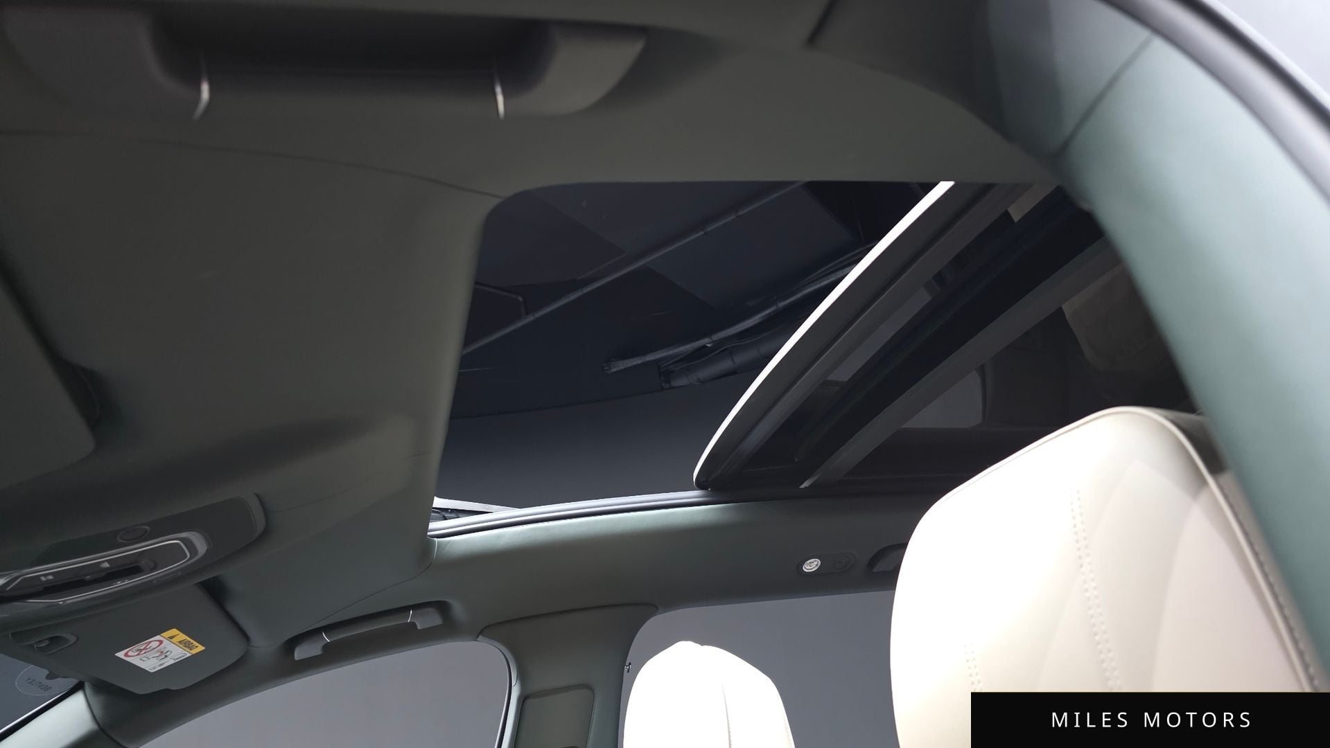 Bentley 벤테이가 2024 — миниатюра 17
