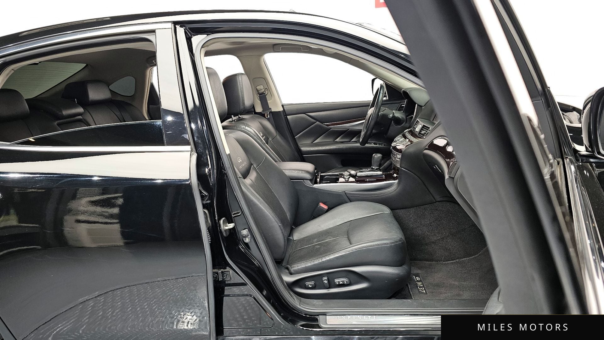 Infiniti M37 2011 — миниатюра 10