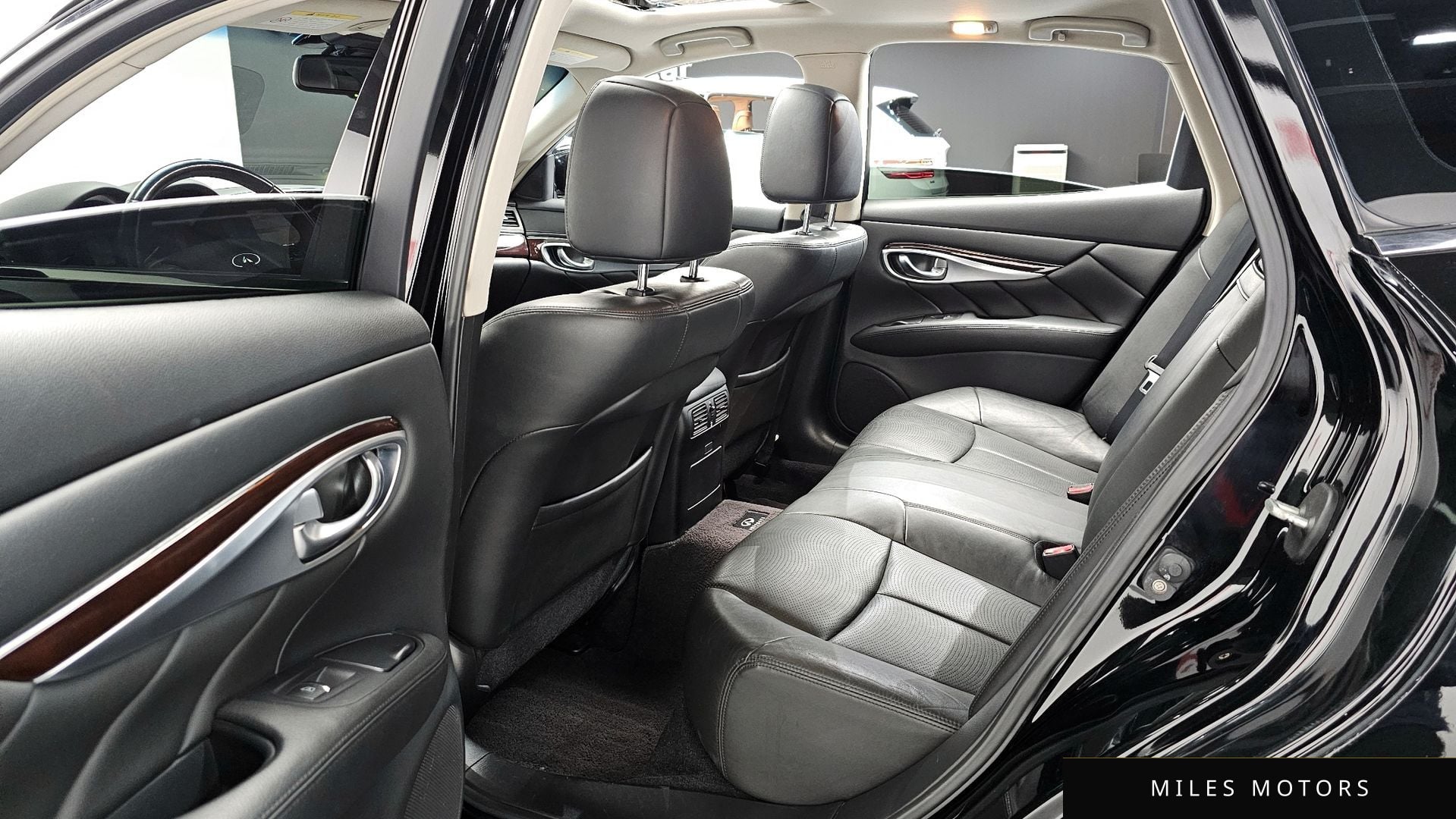 Infiniti M37 2011 — миниатюра 12