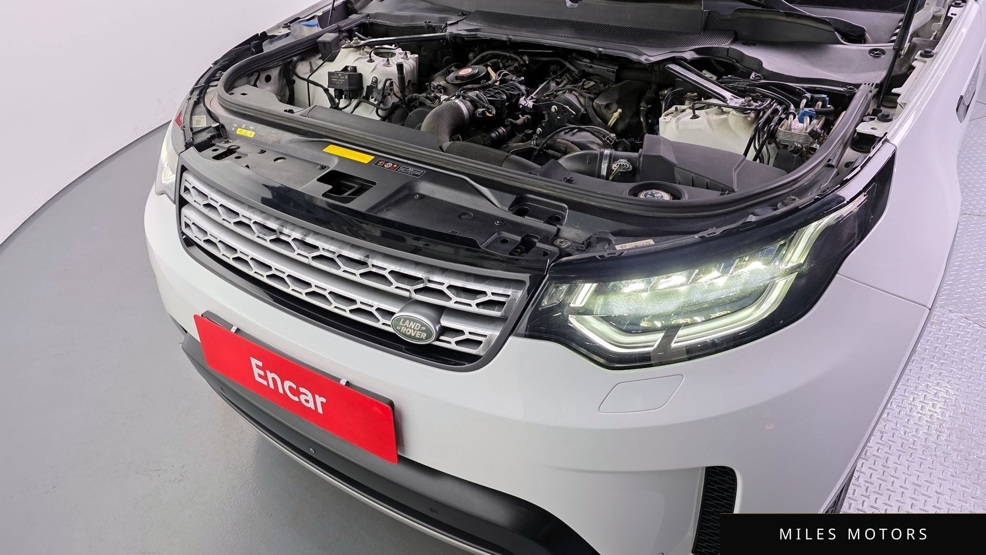 Land Rover Discovery 2018 — миниатюра 6