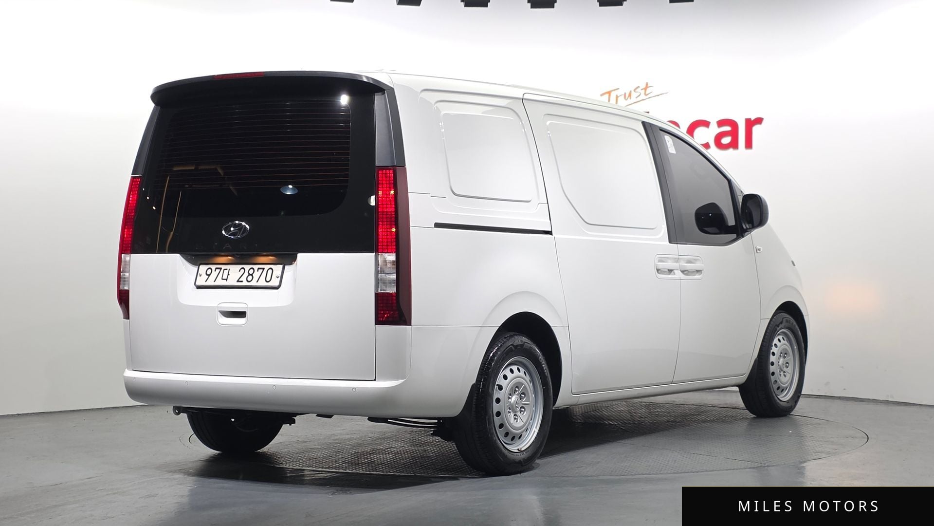 Hyundai Staria 2022 — миниатюра 2