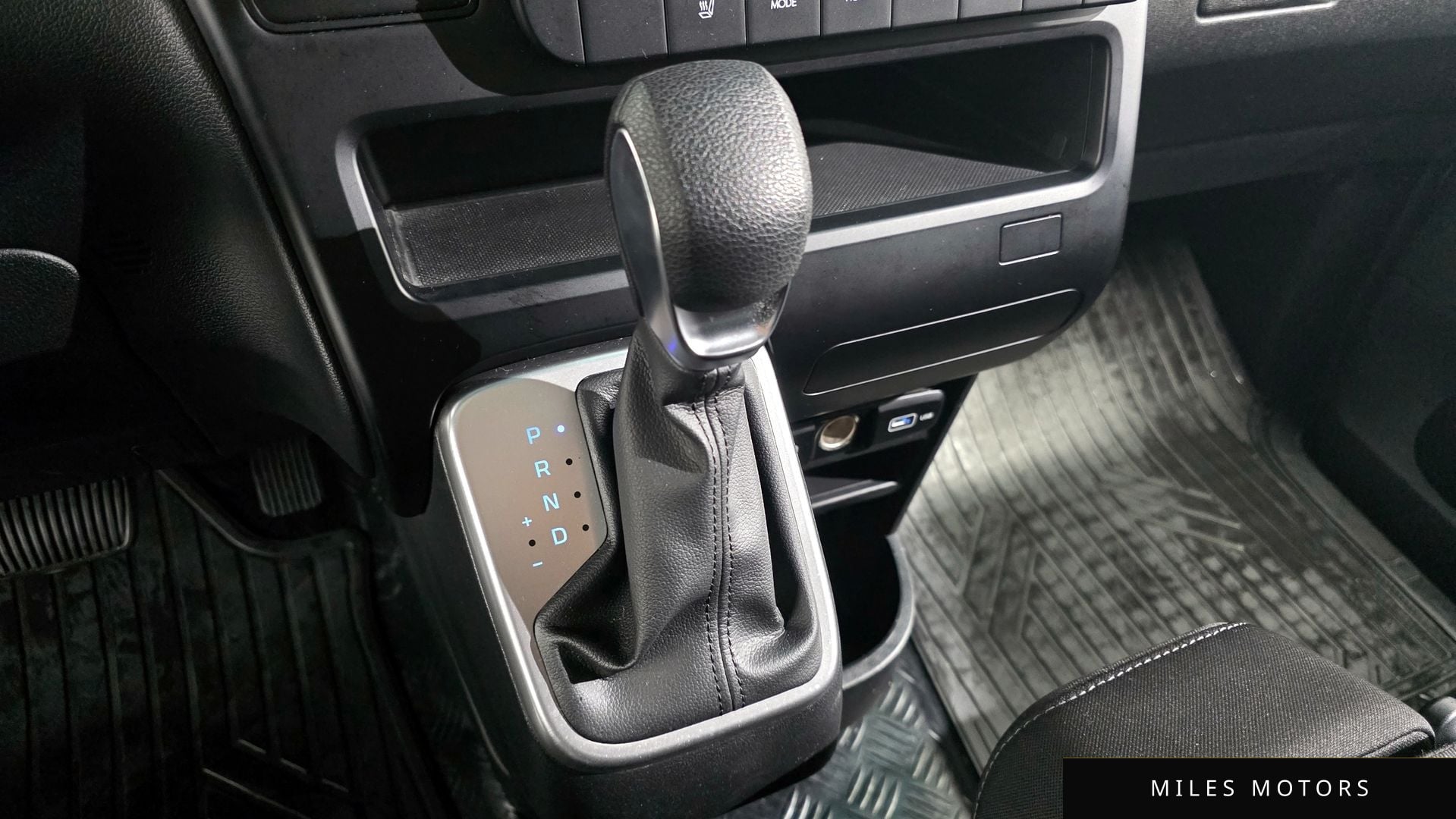 Hyundai Staria 2022 — миниатюра 9