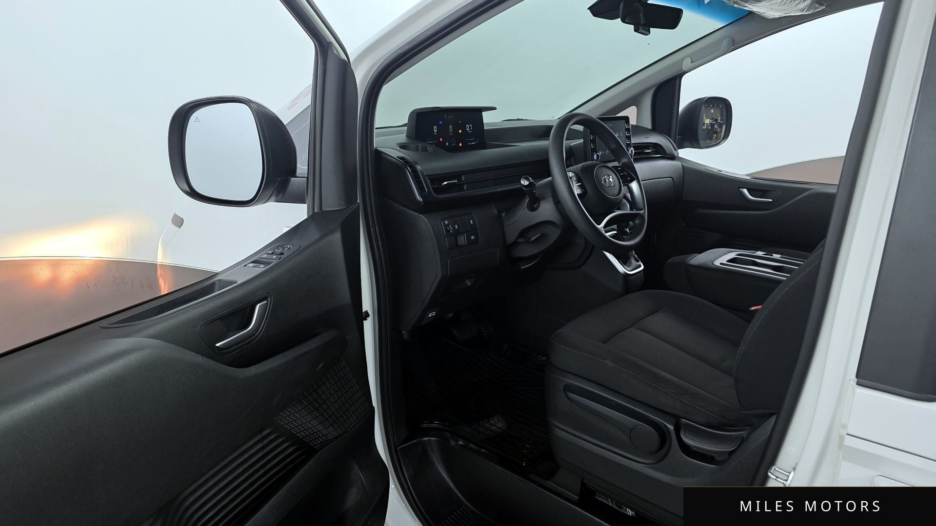 Hyundai Staria 2022 — миниатюра 10