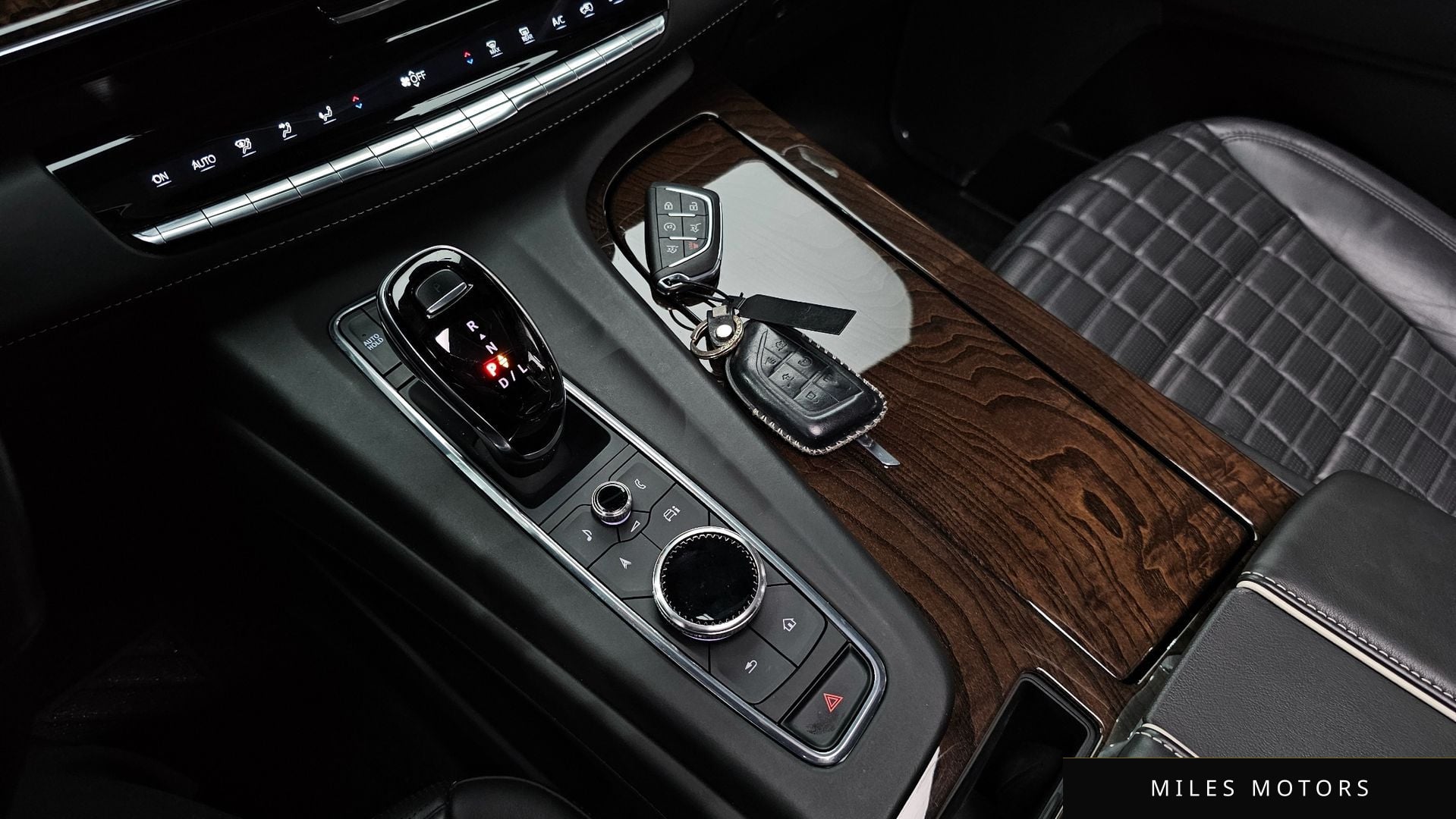 Cadillac Escalade 2022 — миниатюра 9