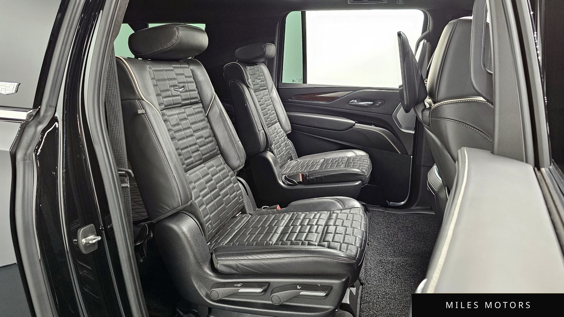 Cadillac Escalade 2022 — миниатюра 12