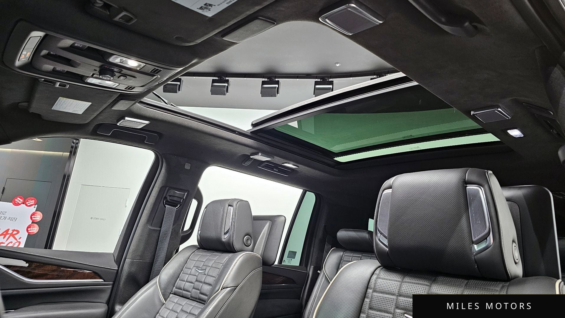 Cadillac Escalade 2022 — миниатюра 18