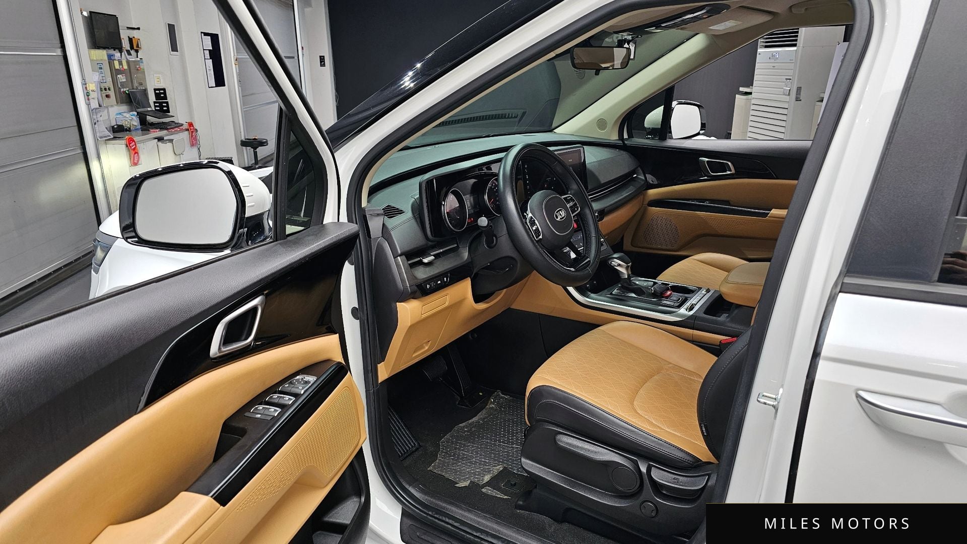 Kia Carnival 2021 — миниатюра 10
