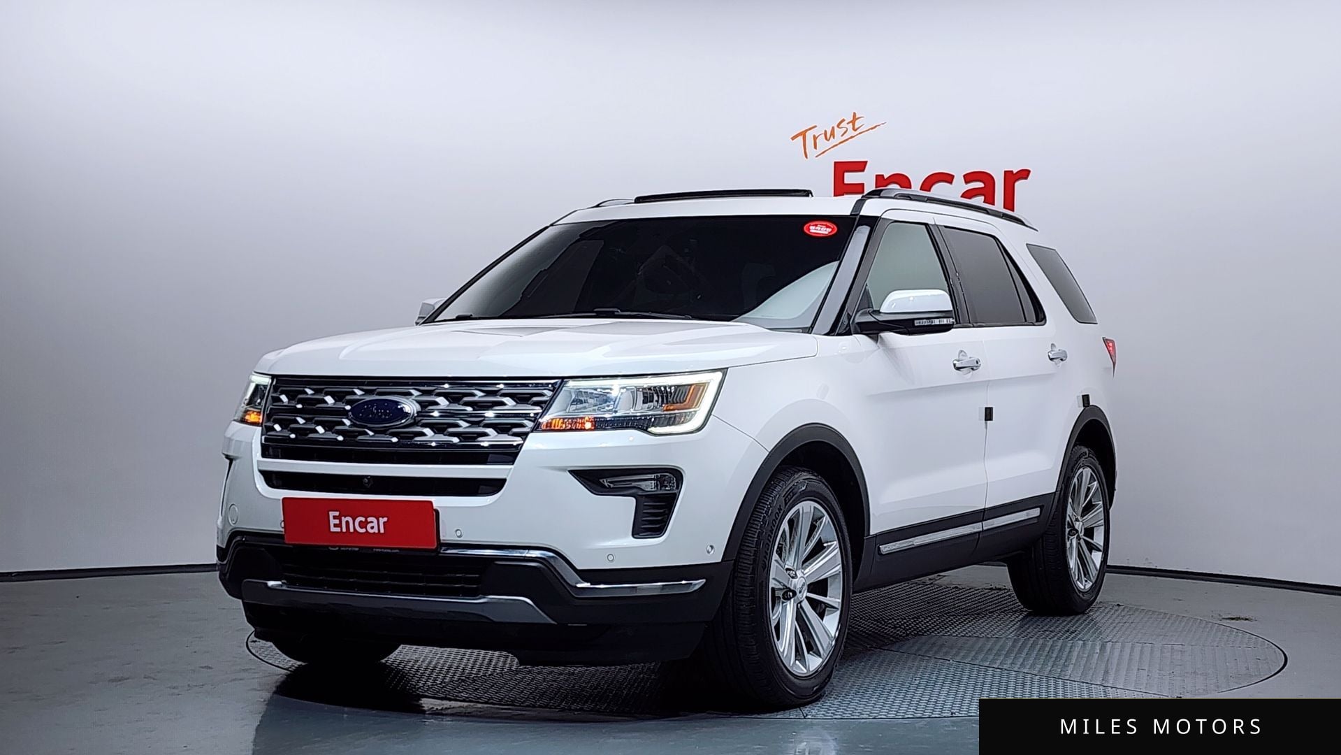 Ford Explorer 2019 — фото 1 из 12