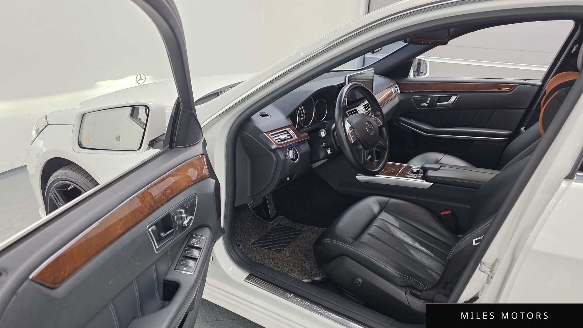 Mercedes-Benz E-Class W212 2016 — миниатюра 11