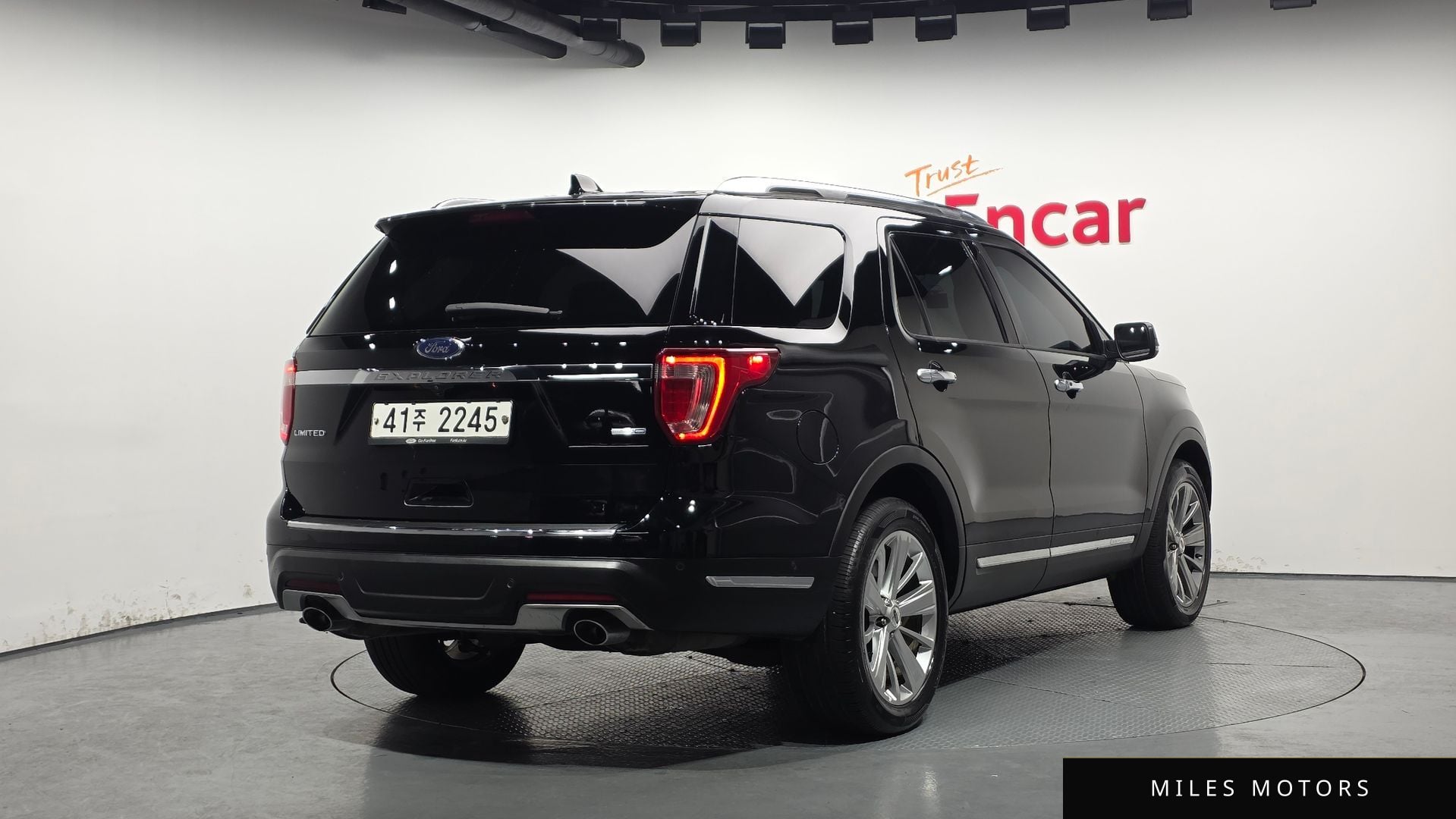 Ford Explorer 2018 — миниатюра 2