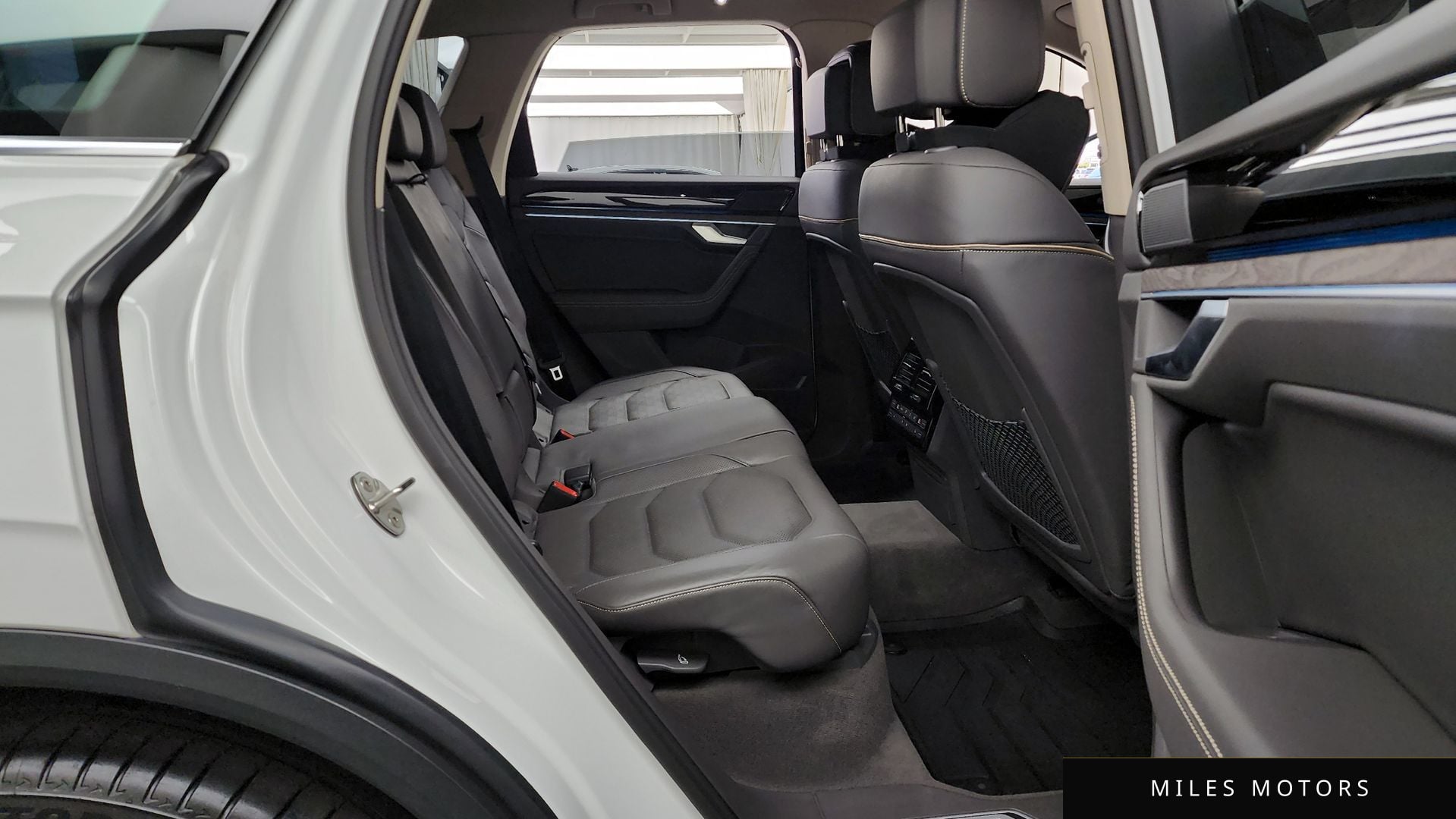 Volkswagen Touareg 2023 — миниатюра 12
