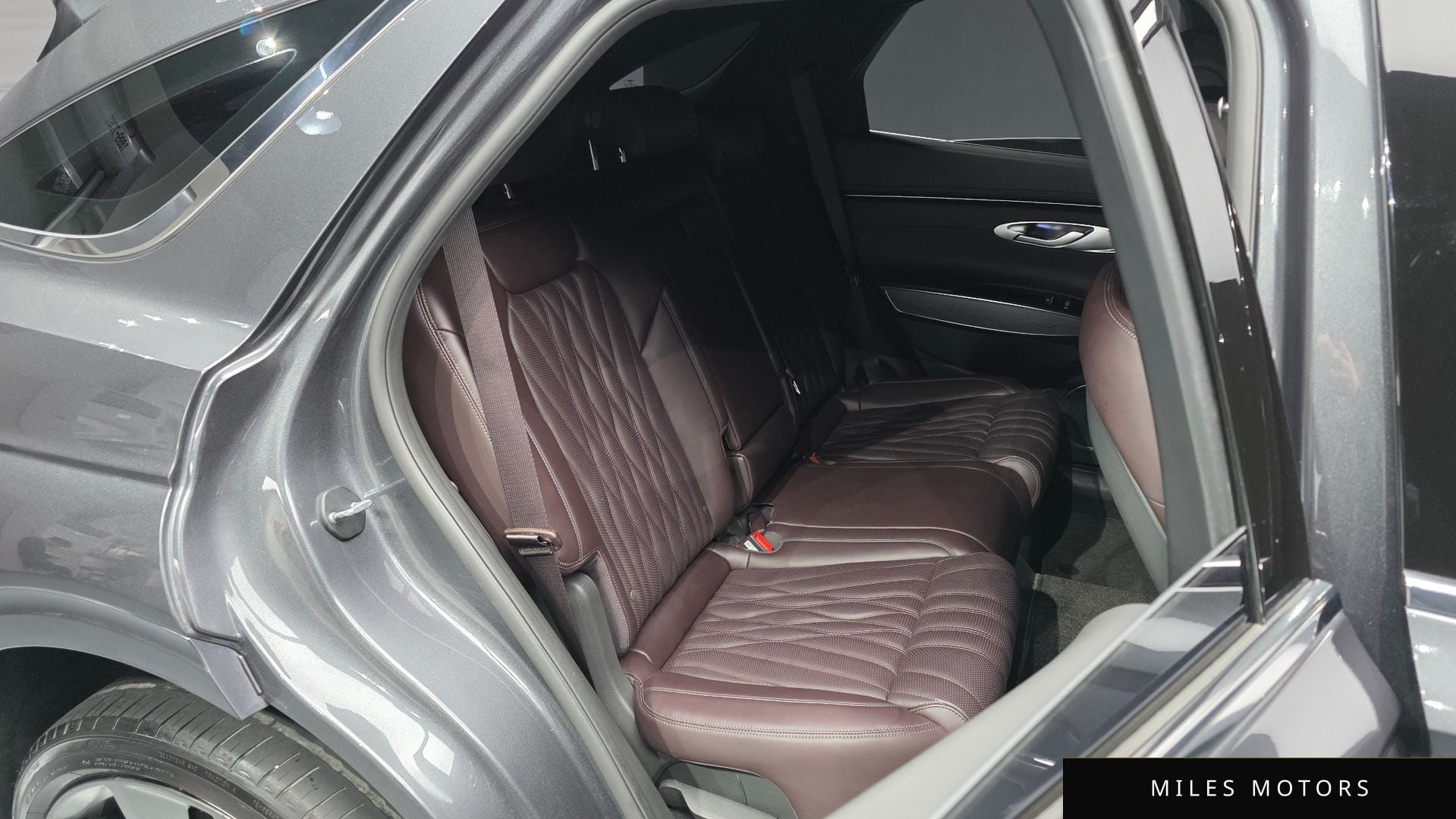 Genesis GV70 2021 — миниатюра 12