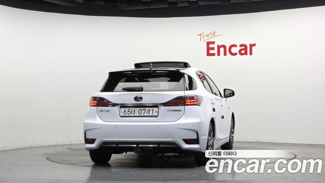 Лексус CT200h 2016 — миниатюра 4