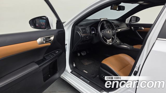 Лексус CT200h 2016 — миниатюра 10
