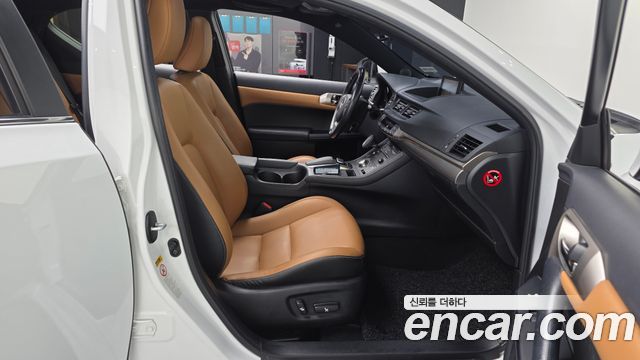 Лексус CT200h 2016 — миниатюра 15