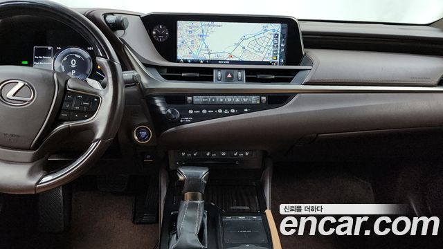 Лексус ES300h 2019 — миниатюра 14