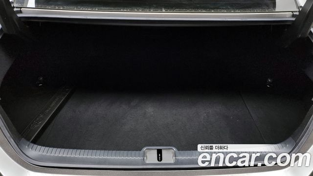 Лексус ES300h 2019 — миниатюра 20