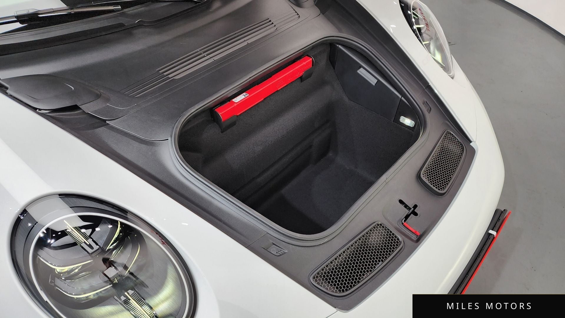 Porsche 911 (992) 2026 — миниатюра 6