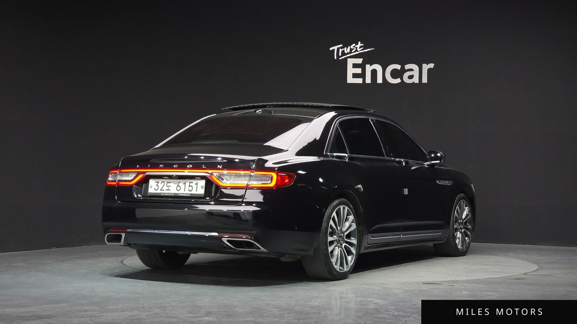 Lincoln Continental 2017 — миниатюра 2