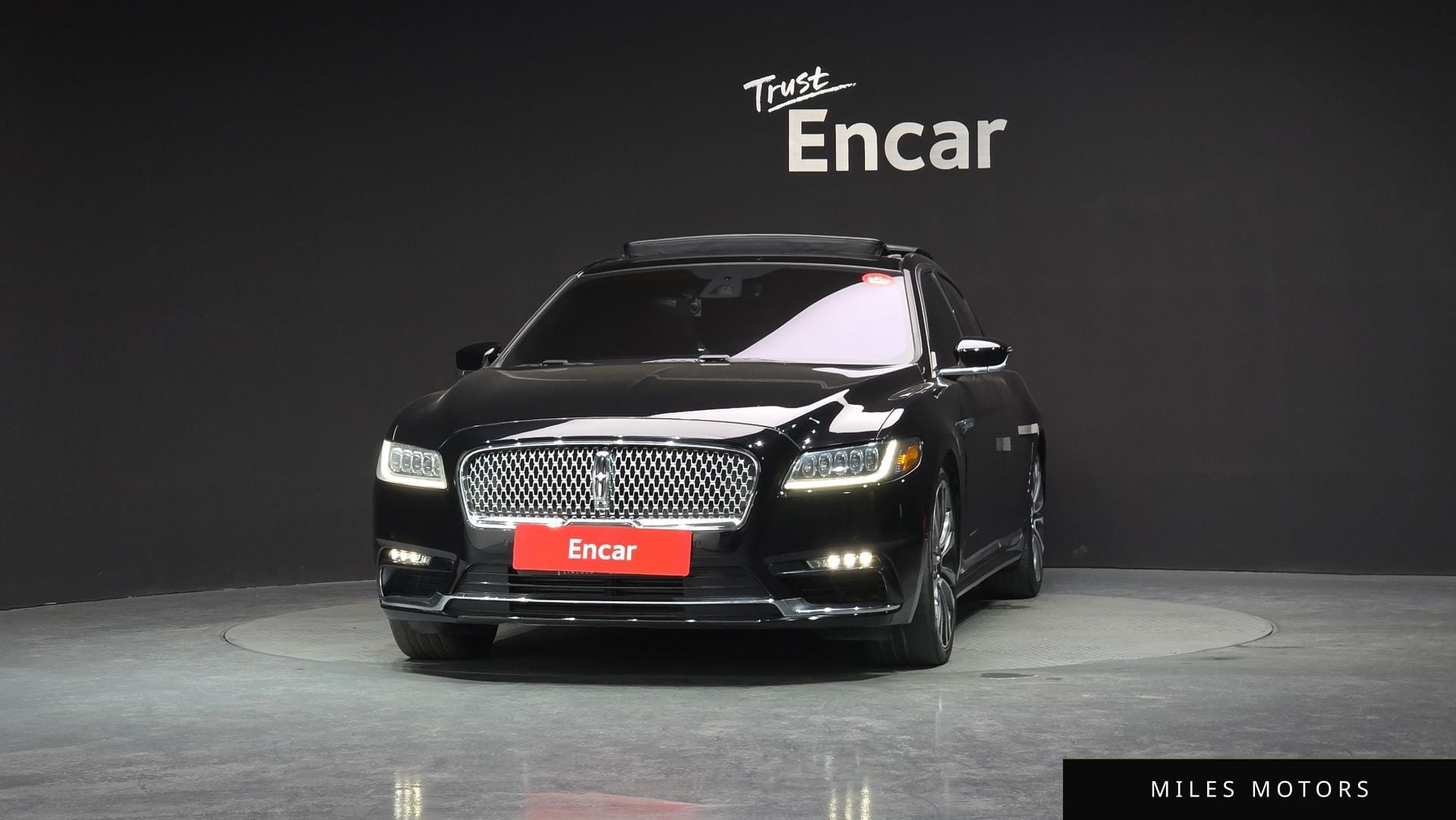 Lincoln Continental 2017 — миниатюра 3