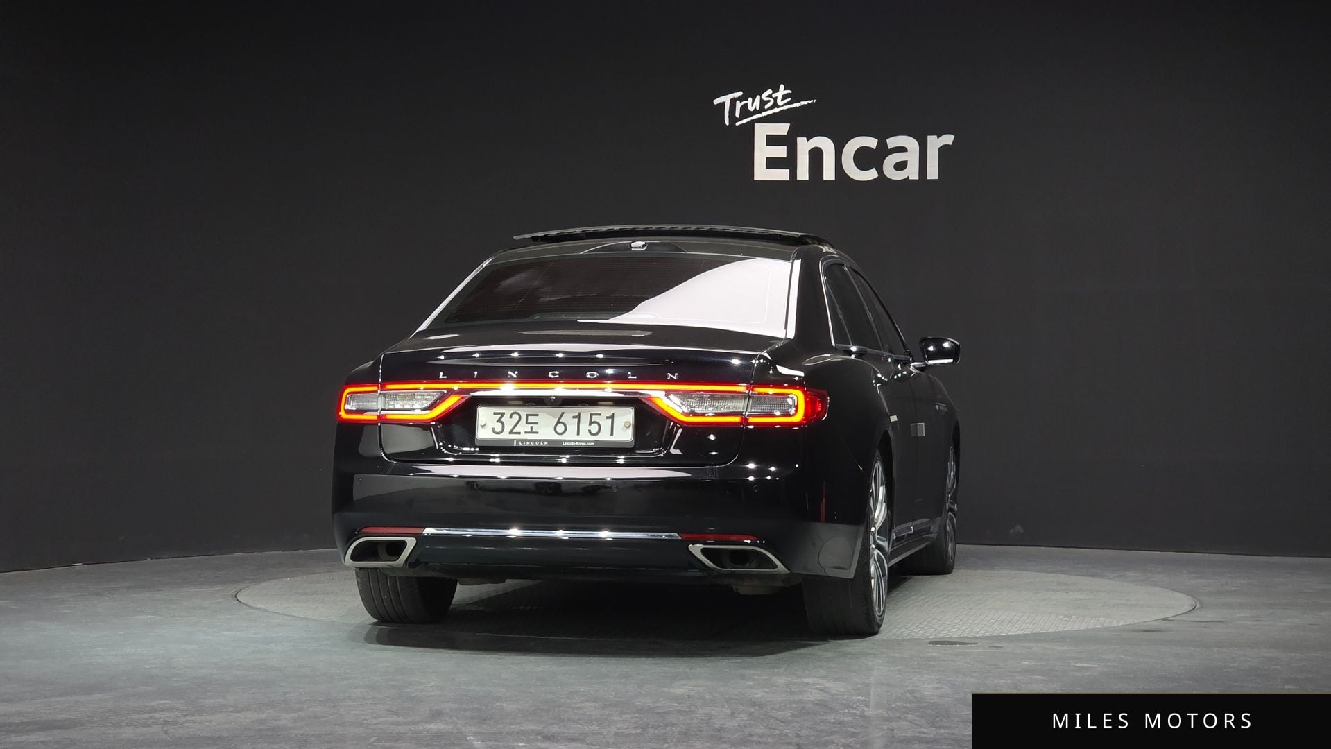 Lincoln Continental 2017 — миниатюра 4