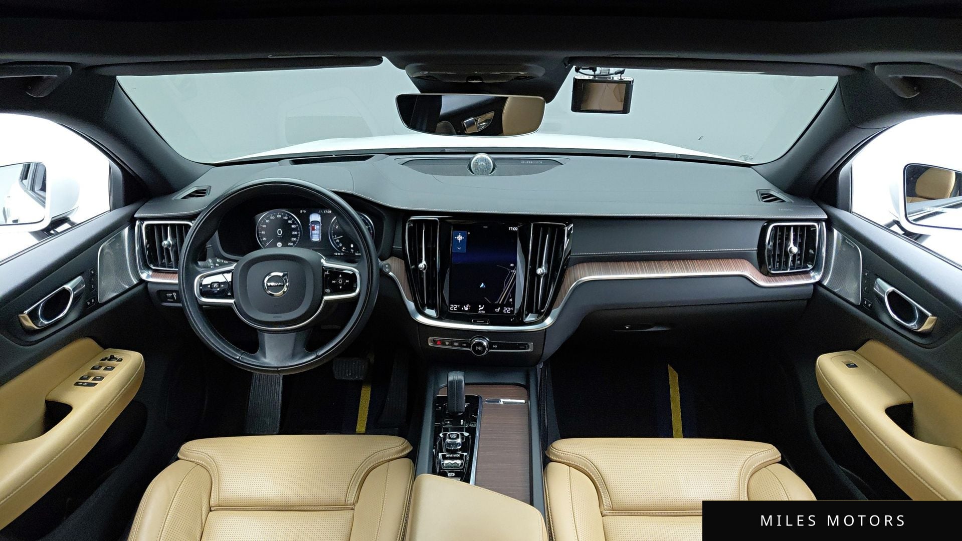 Volvo V60 2021 — миниатюра 7