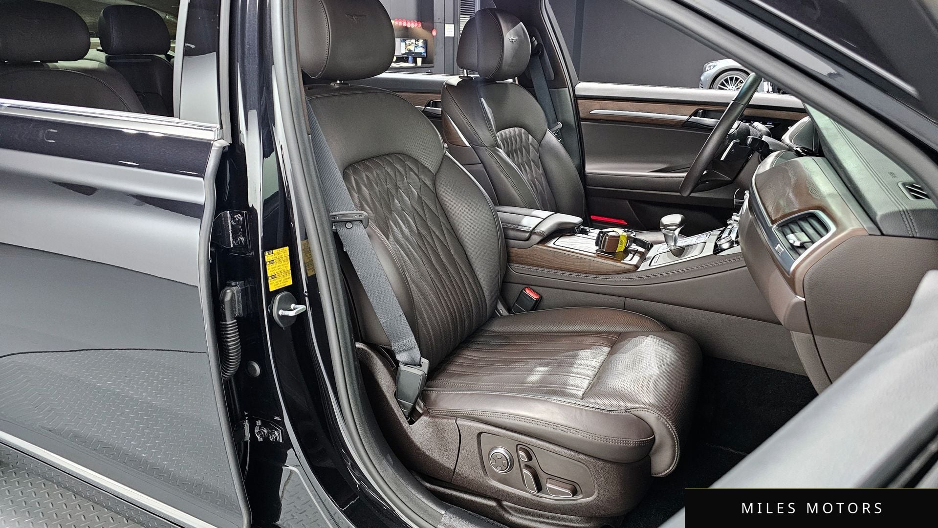 Genesis G90 2021 — миниатюра 10