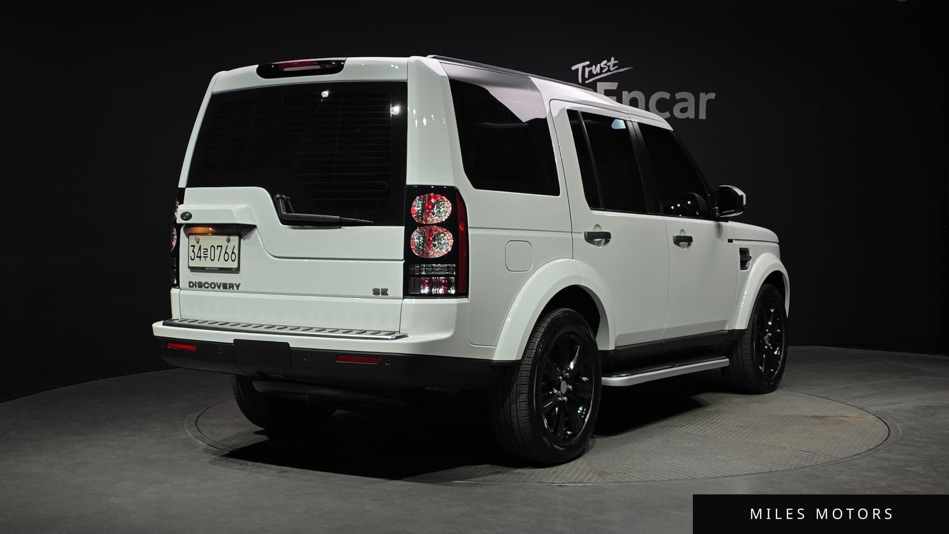 Land Rover Discovery 2016 — миниатюра 2