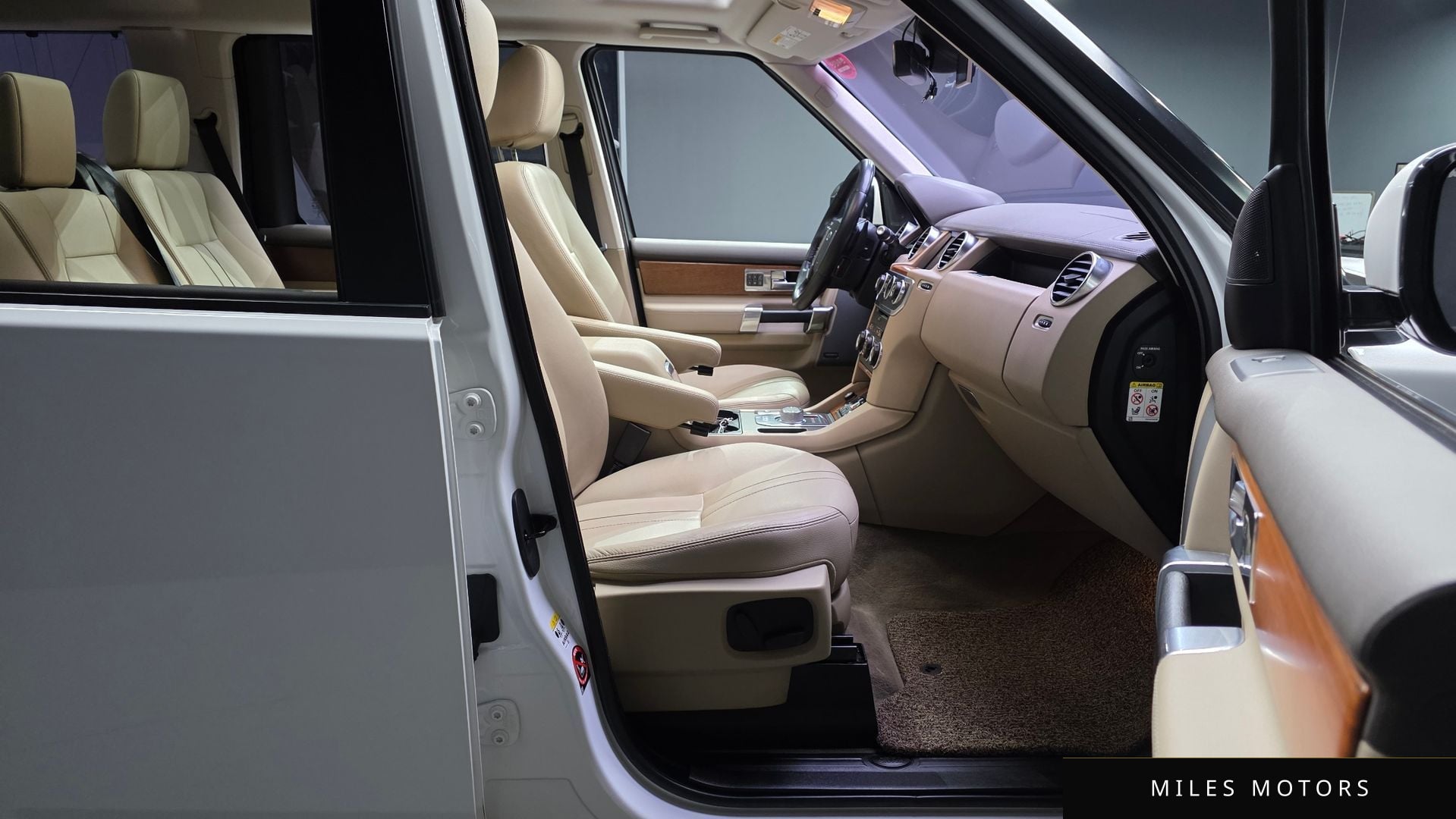 Land Rover Discovery 2016 — миниатюра 10