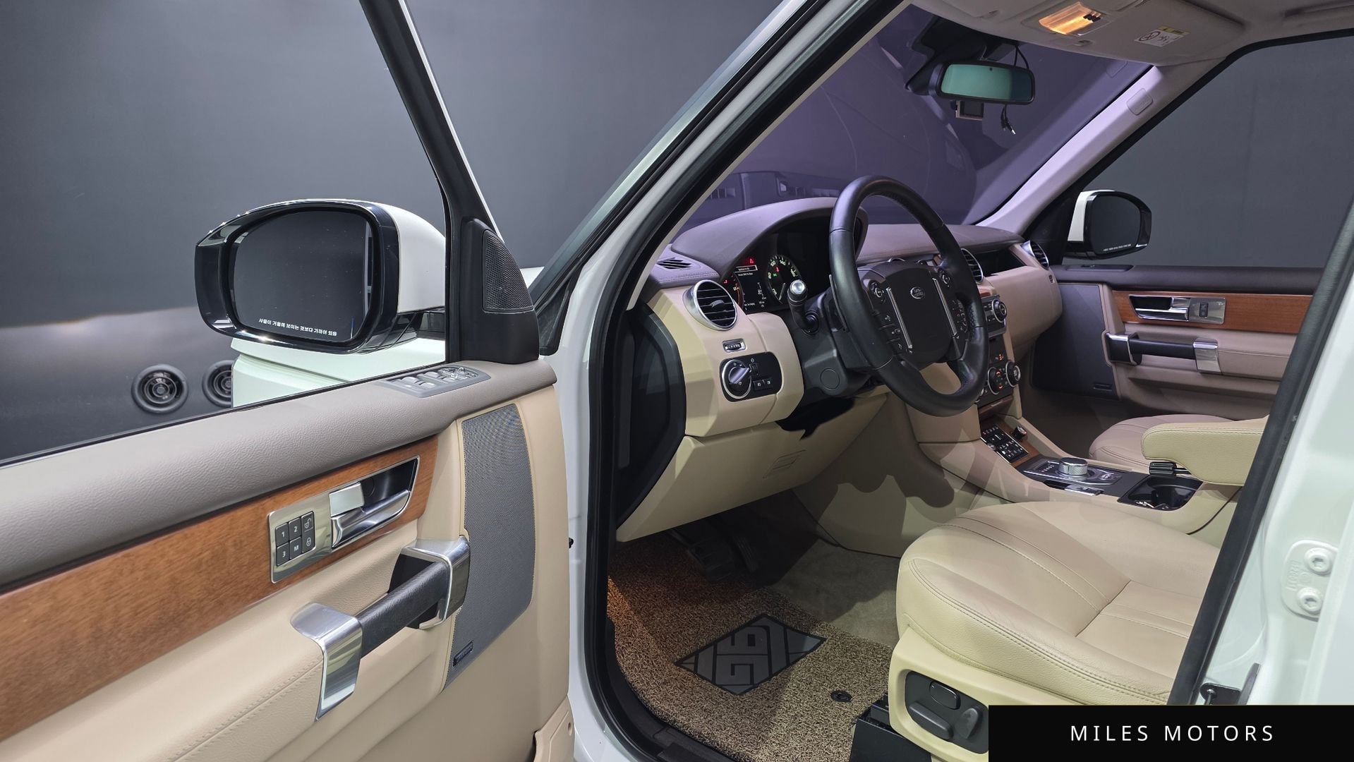Land Rover Discovery 2016 — миниатюра 11