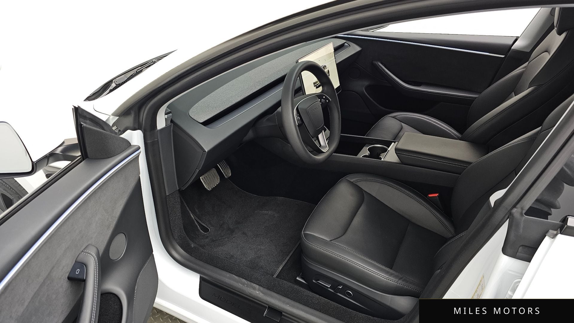 Tesla 모델 3 2024 — миниатюра 11