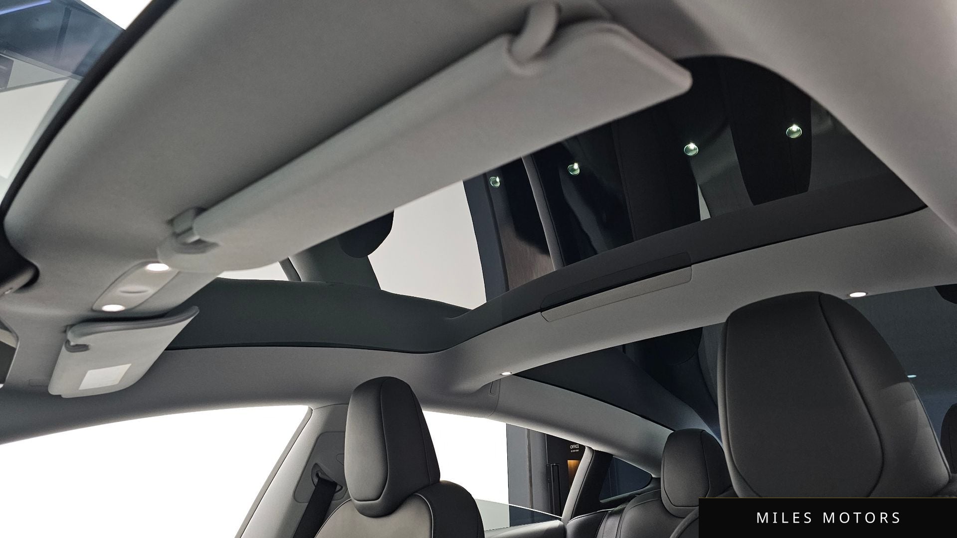 Tesla 모델 3 2024 — миниатюра 18