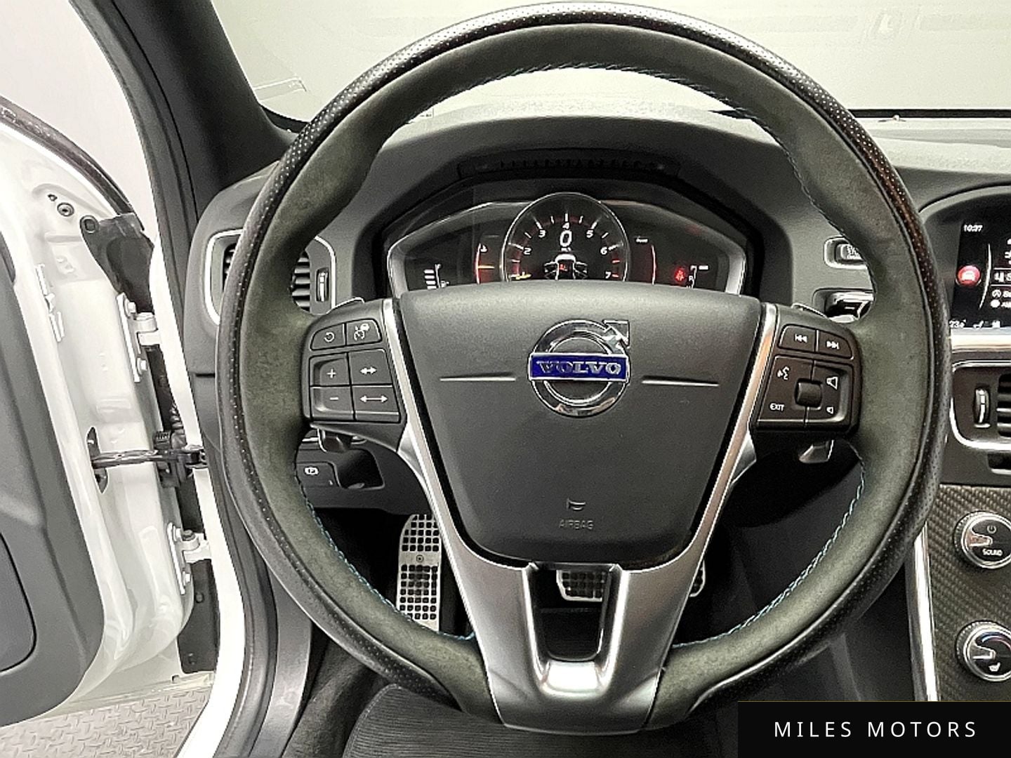 Volvo S60 2017 — миниатюра 11