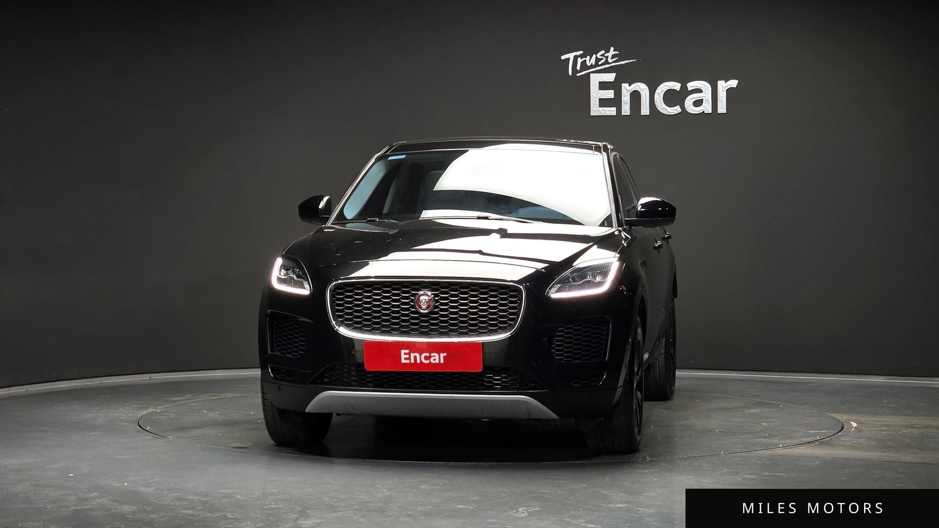 Jaguar E-PACE 2018 — миниатюра 3