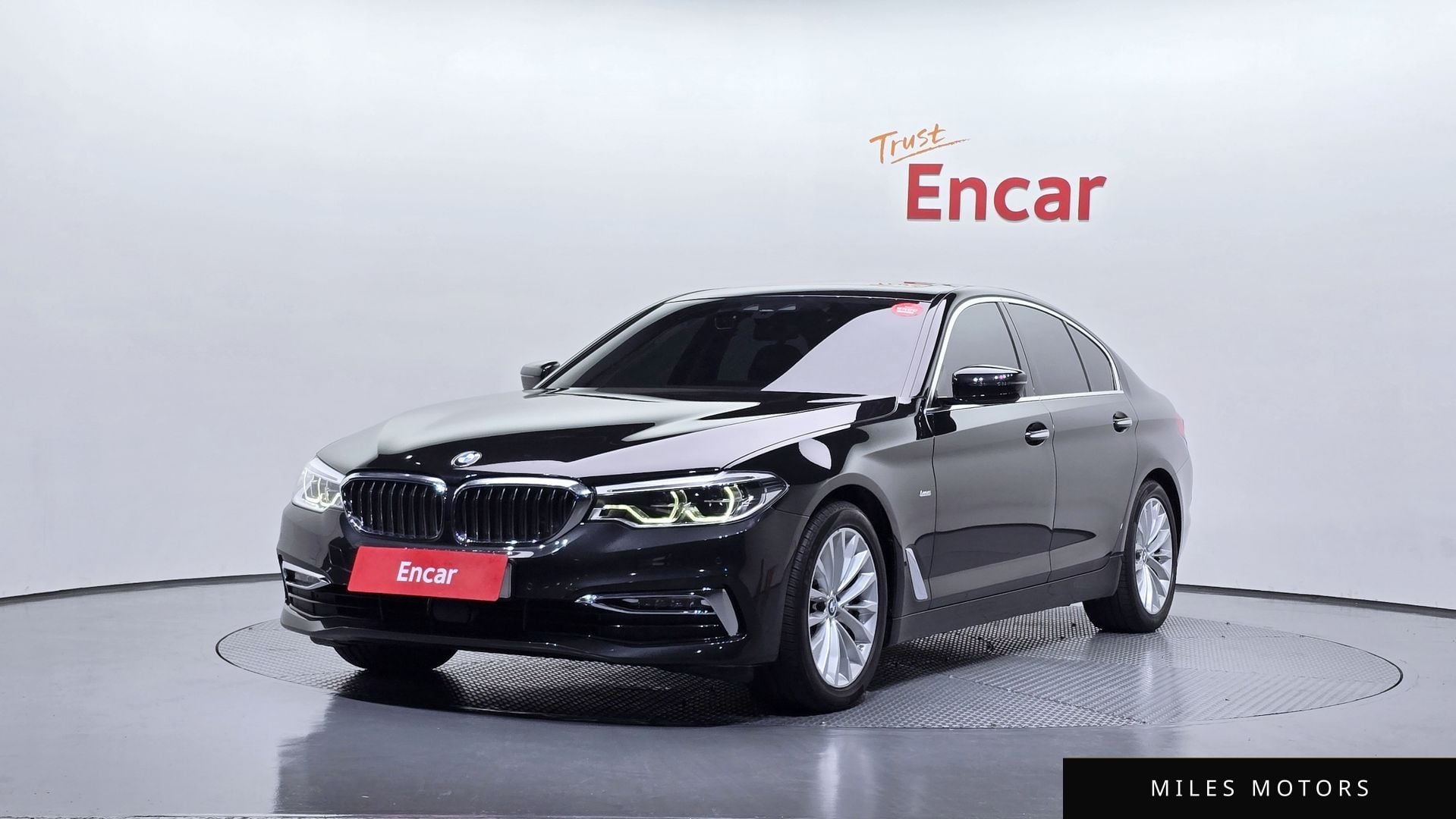 BMW 5 Series (G30) 2018 — фото 1 из 12
