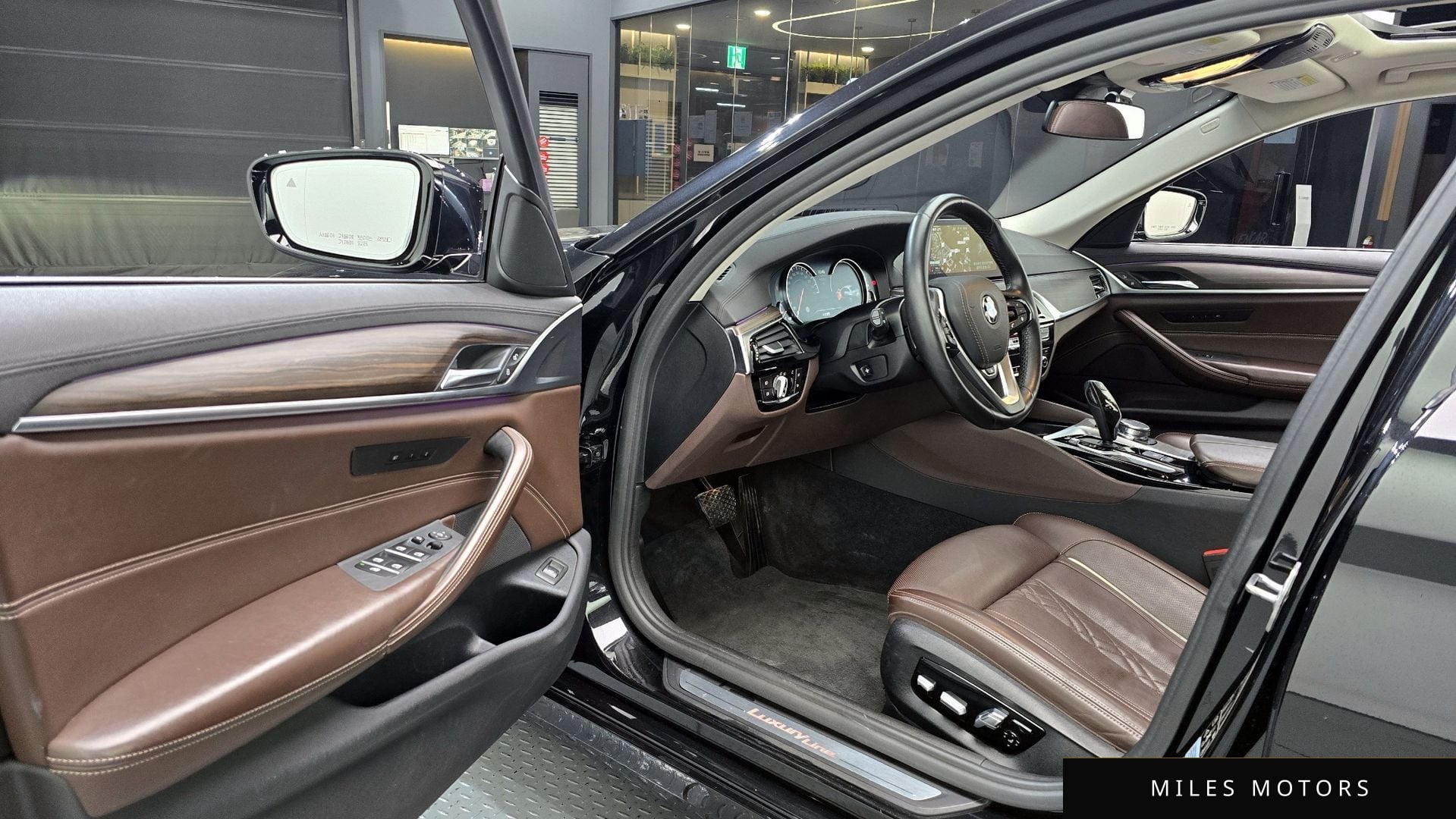 BMW 5 Series (G30) 2018 — миниатюра 11